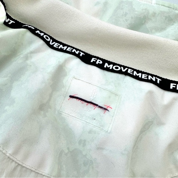 Free People NWT $348 Sage Snow Bunny Slope Boxy Ski Puffer Jacket Snowboarding - Picture 13 of 16